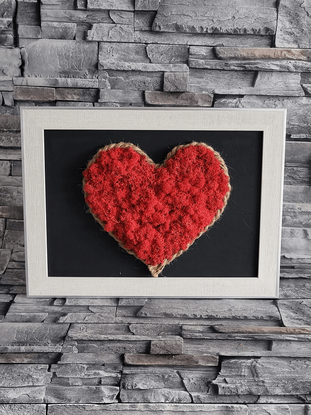 Moss Heart / Red Moss /
