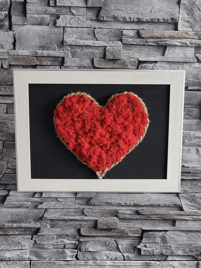 Moss Heart / Red Moss /
